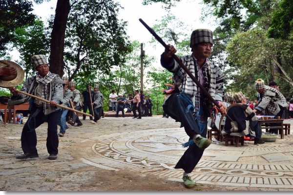 9棍子舞.jpg 9棍子舞.jpg