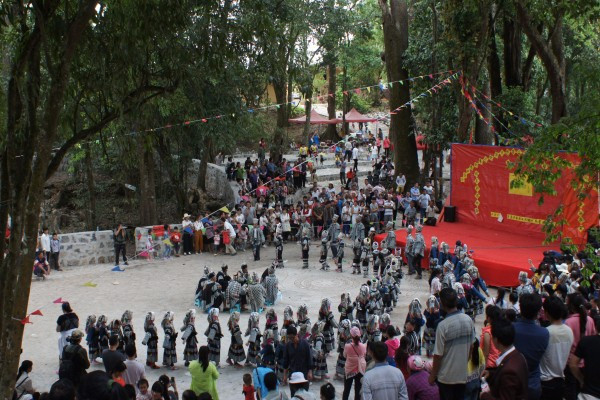 5群眾紛紛聚集.jpg 5群眾紛紛聚集.jpg