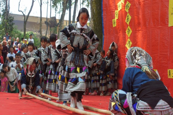 8竹竿舞.jpg 8竹竿舞.jpg