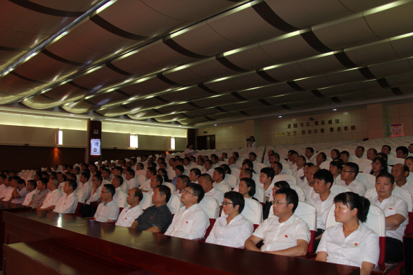 圖為參加活動人員仔細(xì)聆聽.jpg 圖為參加活動人員仔細(xì)聆聽.jpg