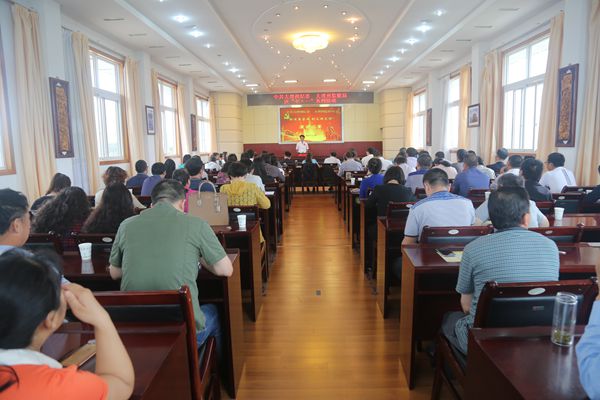 演講比賽現(xiàn)場(chǎng)(圖二)(壓縮)_副本.jpg 演講比賽現(xiàn)場(chǎng)(圖二)(壓縮)_副本.jpg