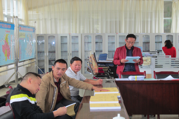 開展扶貧項目資金專項紀律檢查.jpg 開展扶貧項目資金專項紀律檢查.jpg