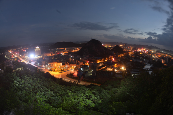 硯山夜景.jpg 硯山夜景.jpg
