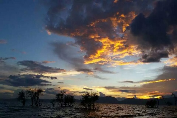 4 群峰倒影山浮水,無山無水不入神.jpg 4 群峰倒影山浮水,無山無水不入神.jpg