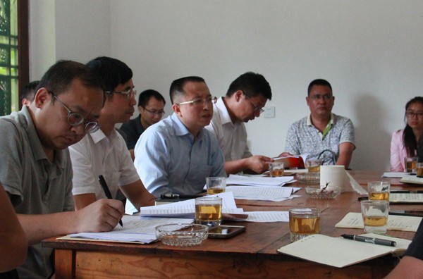 到雙江縣勐勐鎮(zhèn)彝家村與鎮(zhèn)、村兩級干部座談_副本.jpg 到雙江縣勐勐鎮(zhèn)彝家村與鎮(zhèn)、村兩級干部座談_副本.jpg