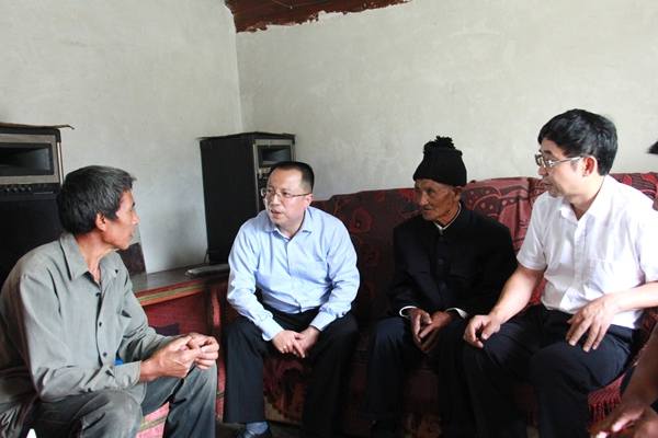 檢查組入戶訪談_副本.jpg 檢查組入戶訪談_副本.jpg