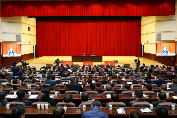 楚雄：省委宣講團(tuán)為彝州干部宣講十九大精神 2.jpg