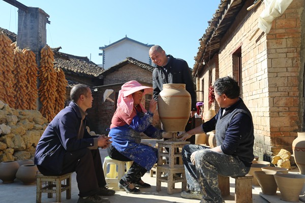 麒麟2_副本.jpg 麒麟2_副本.jpg