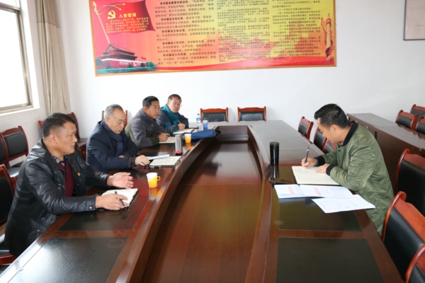 景谷縣委巡察組向勐班鄉(xiāng)黨委書記反饋巡察發(fā)現(xiàn)問題.jpg 景谷縣委巡察組向勐班鄉(xiāng)黨委書記反饋巡察發(fā)現(xiàn)問題.jpg