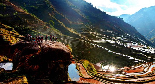 水沉一縷裊爐薰,淺黛春山處處紗_副本.jpg 水沉一縷裊爐薰,淺黛春山處處紗_副本.jpg
