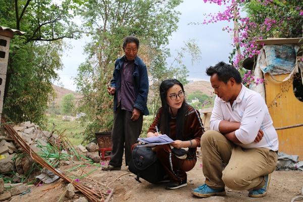 做群眾的貼心人_副本.jpg 做群眾的貼心人_副本.jpg