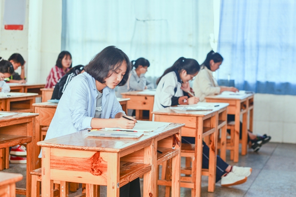 專注是最好的發揮_副本.jpg 專注是最好的發揮_副本.jpg