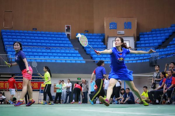 圖1:呼之欲出的“高原體育城”_副本.jpg 圖1:呼之欲出的“高原體育城”_副本.jpg