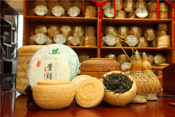 02編織出的竹制成品用來放置茶葉.jpg 02編織出的竹制成品用來放置茶葉.jpg