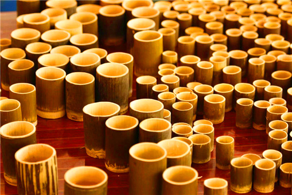 11一棵竹子可以變成許許多多的水杯、酒杯,大自然的恩賜往往是厚重的。.jpg 11一棵竹子可以變成許許多多的水杯、酒杯,大自然的恩賜往往是厚重的。.jpg