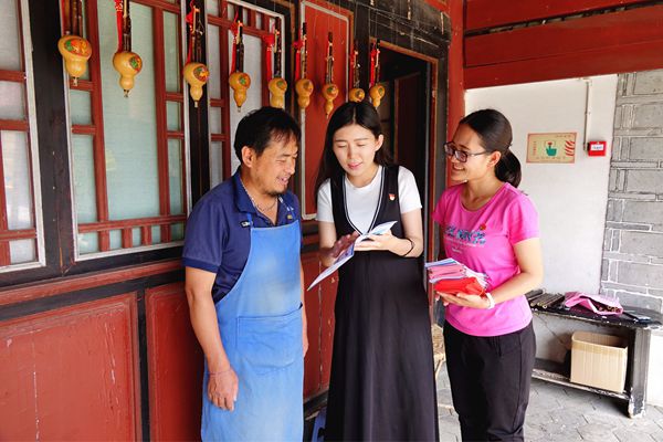 7巧用民族語言宣傳_副本.jpg 7巧用民族語言宣傳_副本.jpg