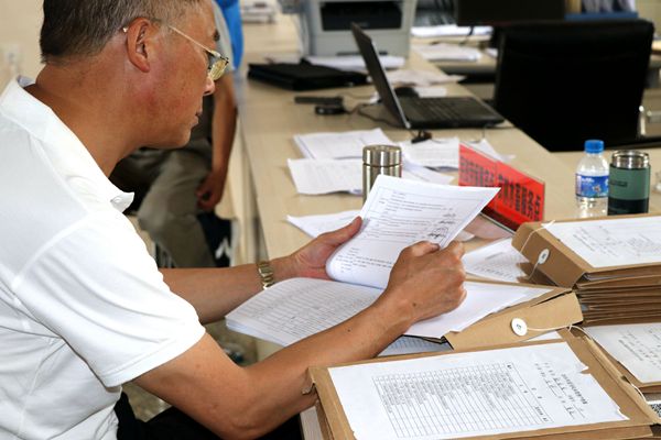 【紀(jì)檢人?鏡頭】退伍不退色 砥礪淬煉鑄黨魂+云南省馬龍區(qū)紀(jì)委2_副本_副本.jpg 【紀(jì)檢人?鏡頭】退伍不退色 砥礪淬煉鑄黨魂+云南省馬龍區(qū)紀(jì)委2_副本_副本.jpg