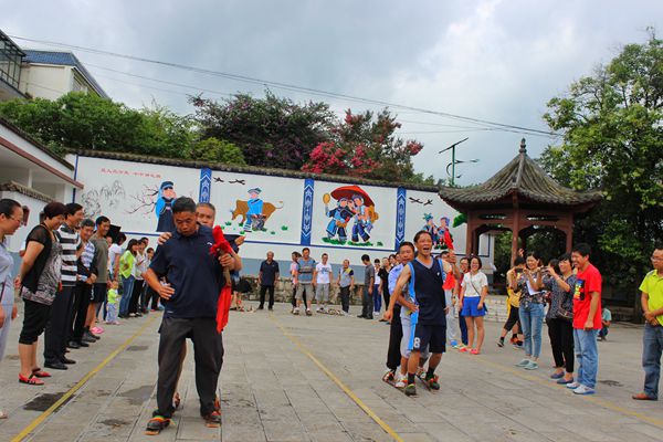 7.同舟共濟(jì)快樂_副本.jpg 7.同舟共濟(jì)快樂_副本.jpg