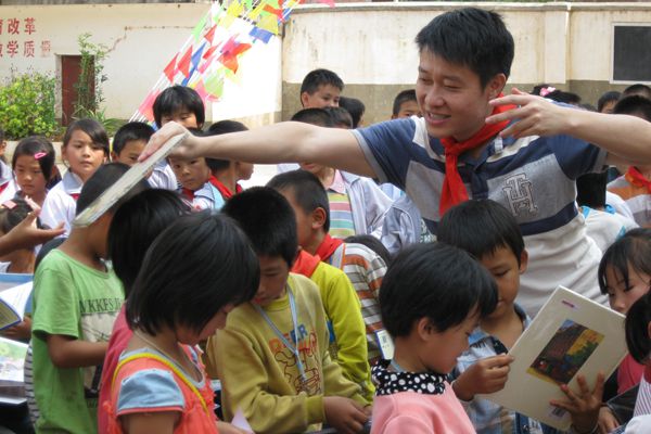 圖1:千里奔波獻愛心_副本.jpg 圖1:千里奔波獻愛心_副本.jpg