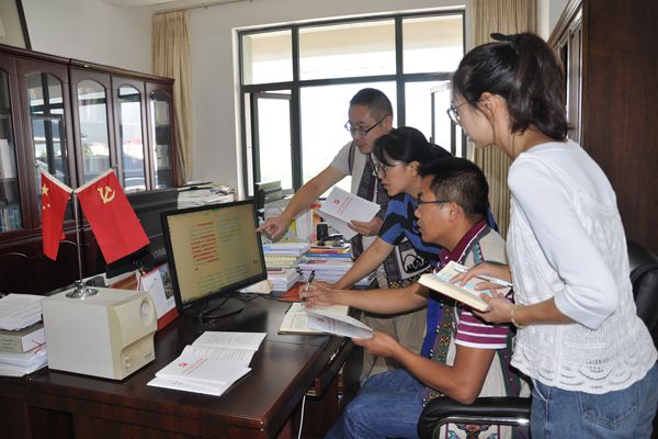 石林_副本.jpg 石林_副本.jpg