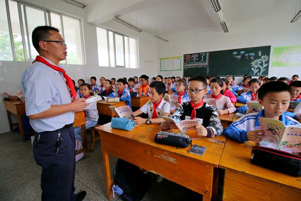 陸良_副本.jpg 陸良_副本.jpg