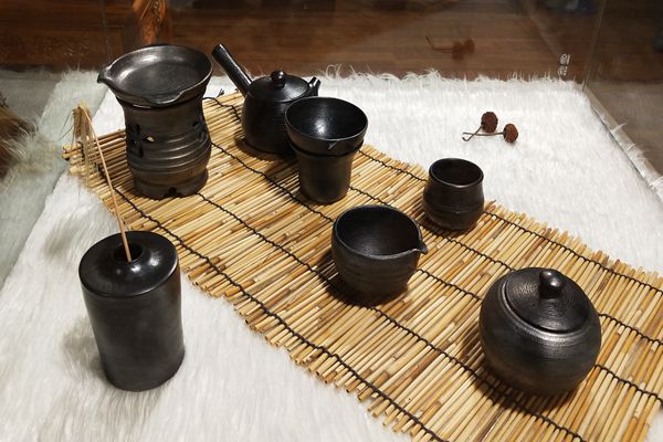 劍川黑陶_副本.jpg 劍川黑陶_副本.jpg