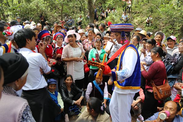 小樹(shù)林對(duì)歌場(chǎng)_副本.jpg 小樹(shù)林對(duì)歌場(chǎng)_副本.jpg