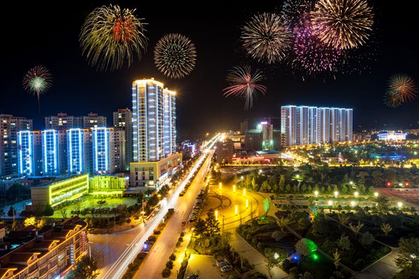 圖12:火樹銀花不夜天 萬家同慶笑聲喧_副本.jpg 圖12:火樹銀花不夜天 萬家同慶笑聲喧_副本.jpg