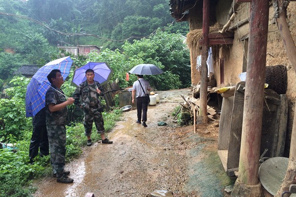 2017.7.11走訪那洞村建檔立卡貧困戶_副本.jpg 2017.7.11走訪那洞村建檔立卡貧困戶_副本.jpg