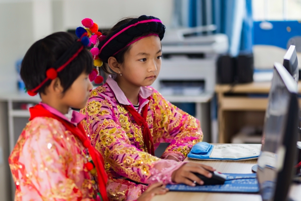 梁河_副本.jpg 梁河_副本.jpg