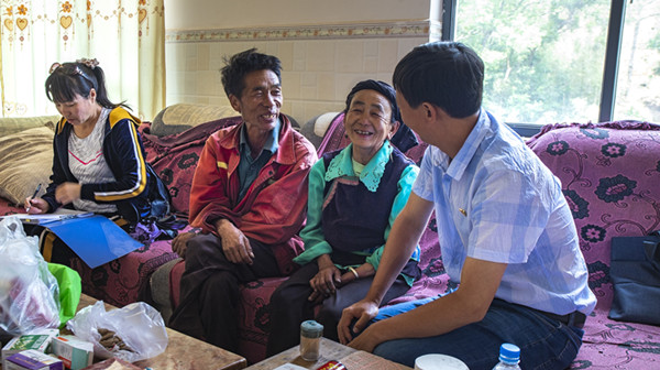 7.深入群眾家中_副本.jpg 7.深入群眾家中_副本.jpg