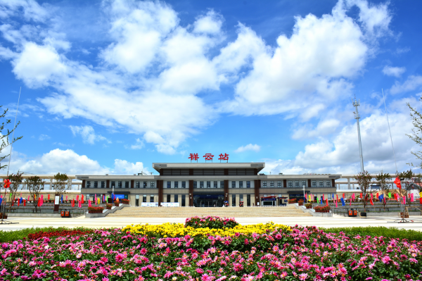 3、白云升遠(yuǎn)岫,搖曳入晴空。(徐翔 攝)_副本.png 3、白云升遠(yuǎn)岫,搖曳入晴空。(徐翔 攝)_副本.png