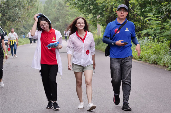 千人徒步挑戰賽(李燦美 攝)_副本.jpg 千人徒步挑戰賽(李燦美 攝)_副本.jpg