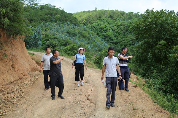 5.實(shí)地走訪(fǎng)(王亞娟攝).jpg 5.實(shí)地走訪(fǎng)(王亞娟攝).jpg