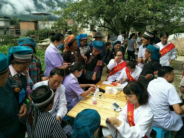 元陽 熱心服務(李津毅 攝).jpg 元陽 熱心服務(李津毅 攝).jpg