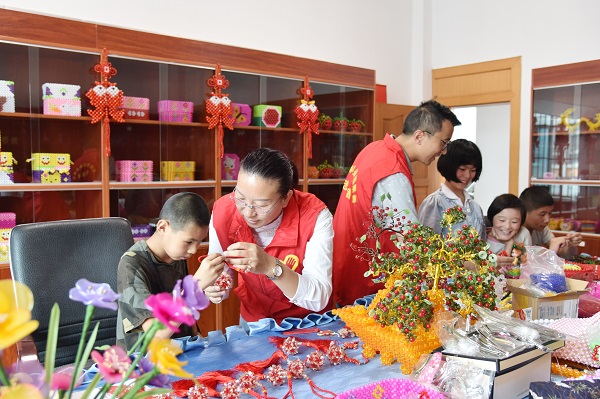 【紀檢人?鏡頭】國際志愿人員日+云南省宣威市紀委監委.jpg 【紀檢人?鏡頭】國際志愿人員日+云南省宣威市紀委監委.jpg