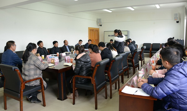 20.2玉溪:21名到紀檢監(jiān)察機關(guān)實習大學生順利“畢業(yè)”.jpg 20.2玉溪:21名到紀檢監(jiān)察機關(guān)實習大學生順利“畢業(yè)”.jpg