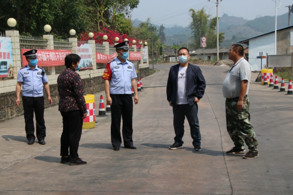在江城縣牛洛河通道督查邊境群防群治工作落實情況2.jpg
