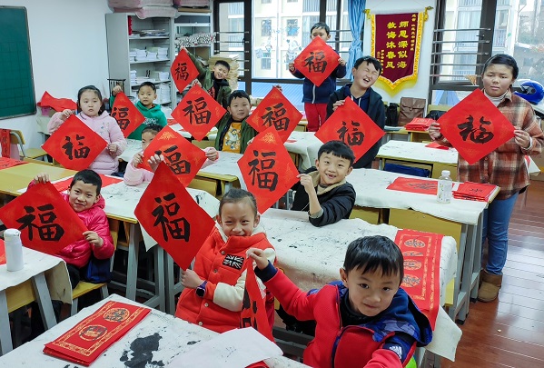 原圖3(過了臘八就是年+云南省昆明市五華區紀委監委) - 副本.jpg