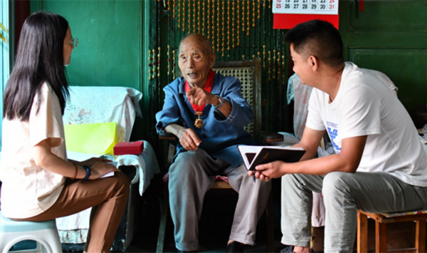 梁河:邀請“老紀檢”講述入黨故事 深化黨史學習教育